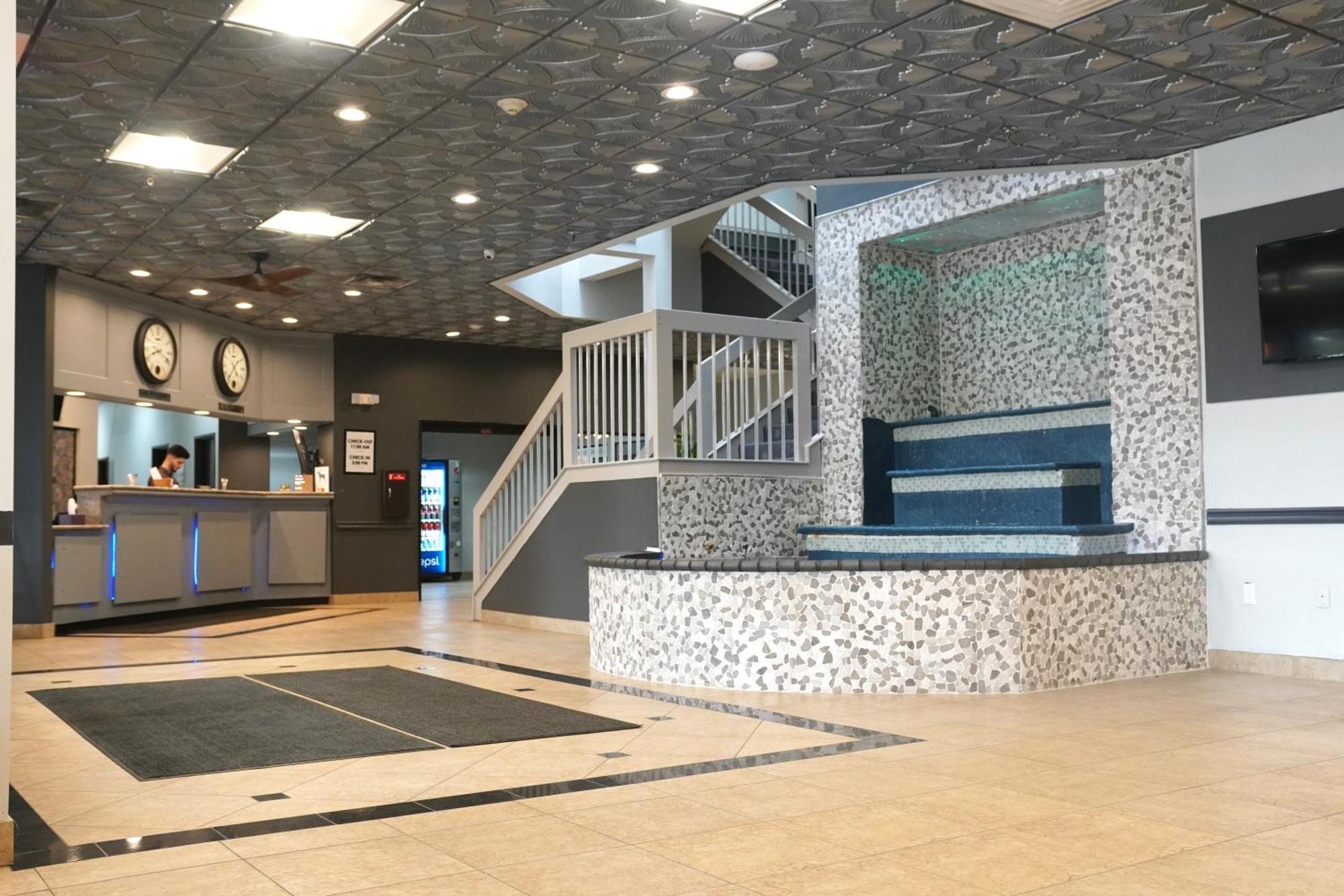 American Inn & Suites ウォーターフォード エクステリア 写真