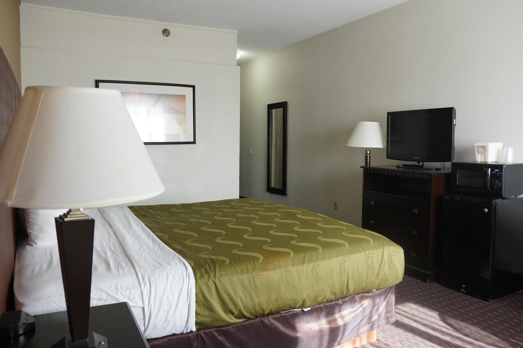 American Inn & Suites ウォーターフォード エクステリア 写真