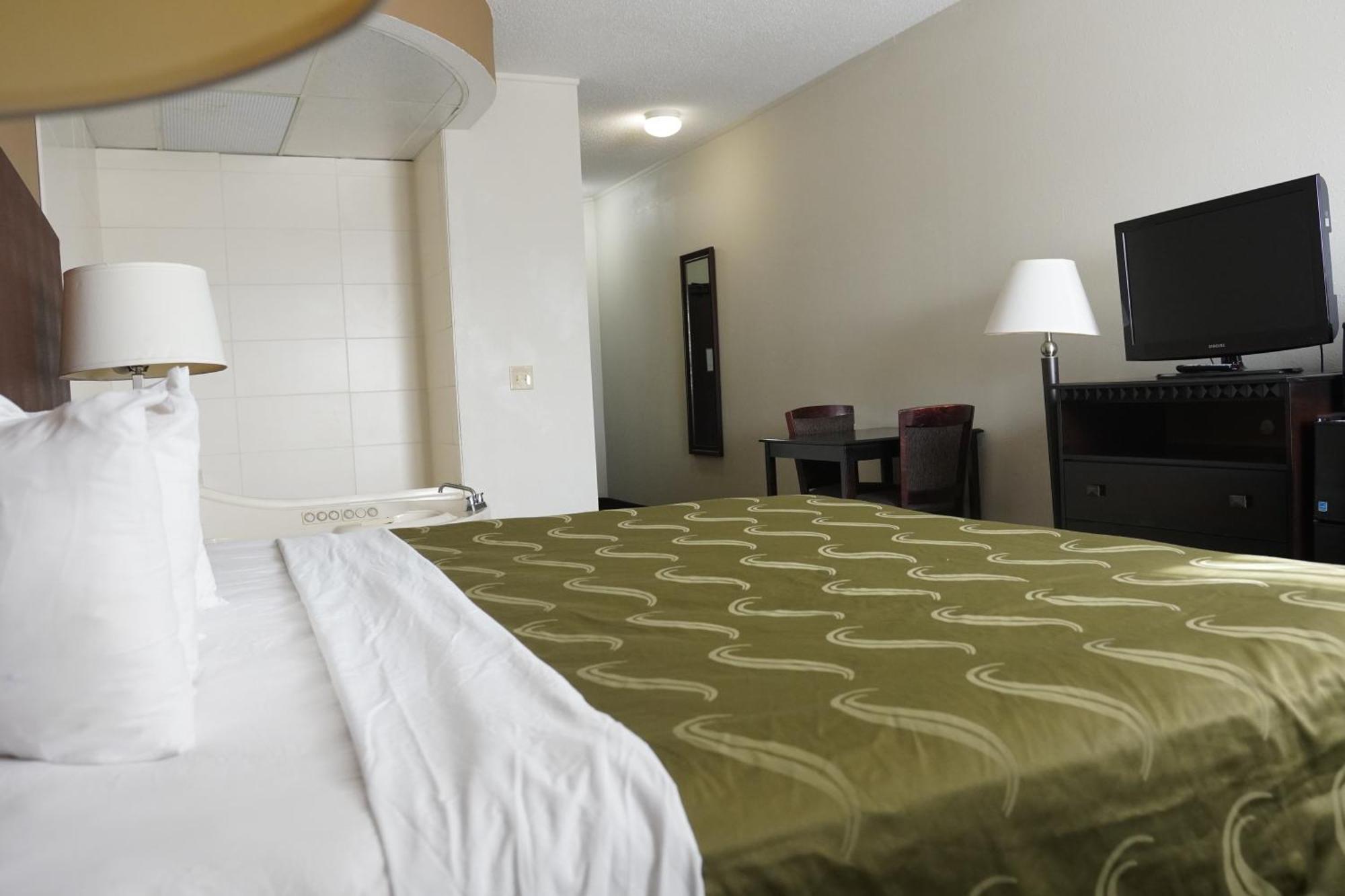 American Inn & Suites ウォーターフォード エクステリア 写真