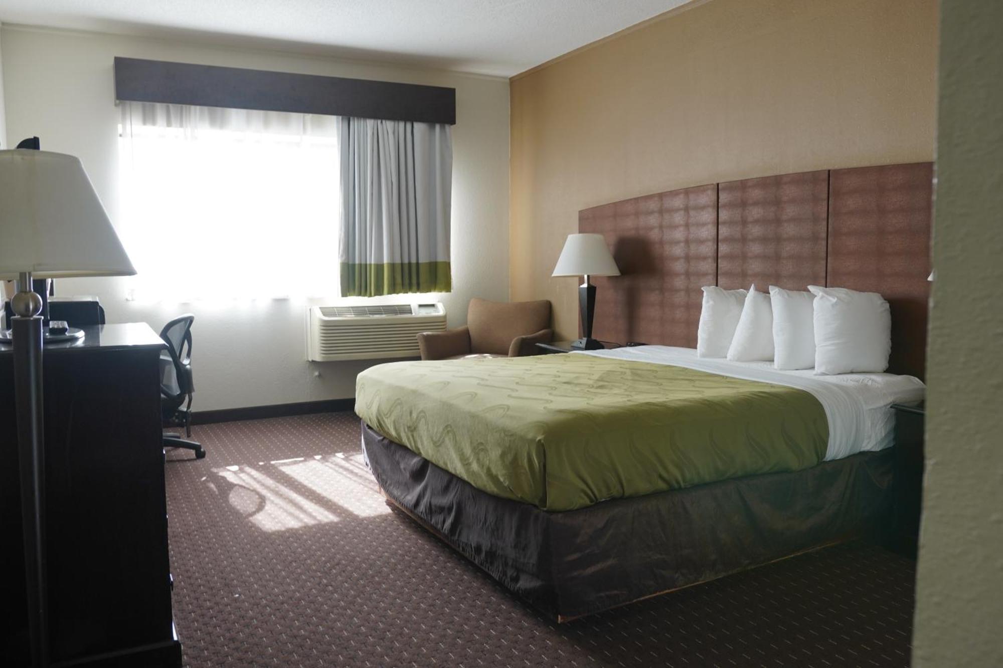 American Inn & Suites ウォーターフォード 部屋 写真
