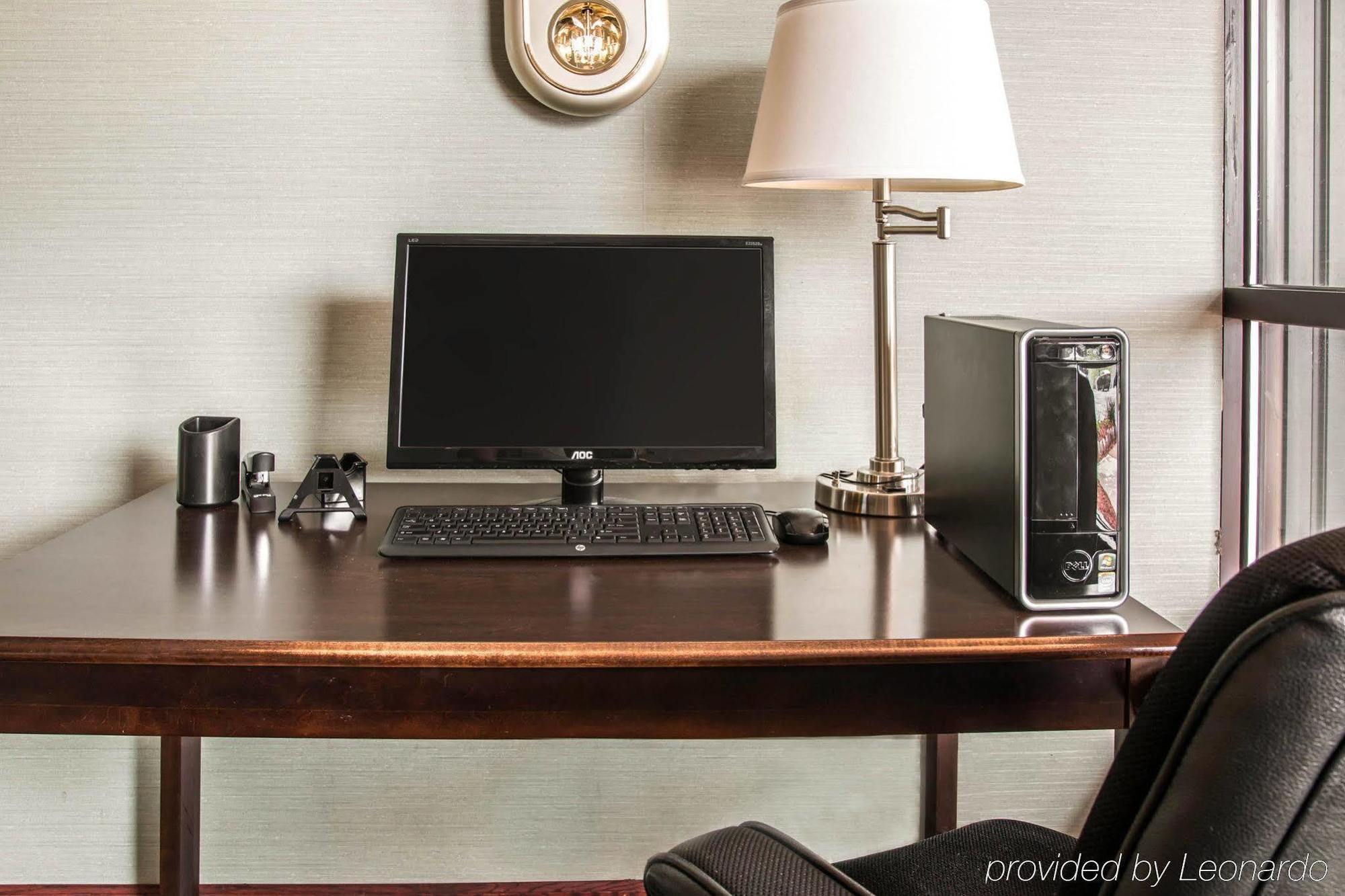 American Inn & Suites ウォーターフォード エクステリア 写真