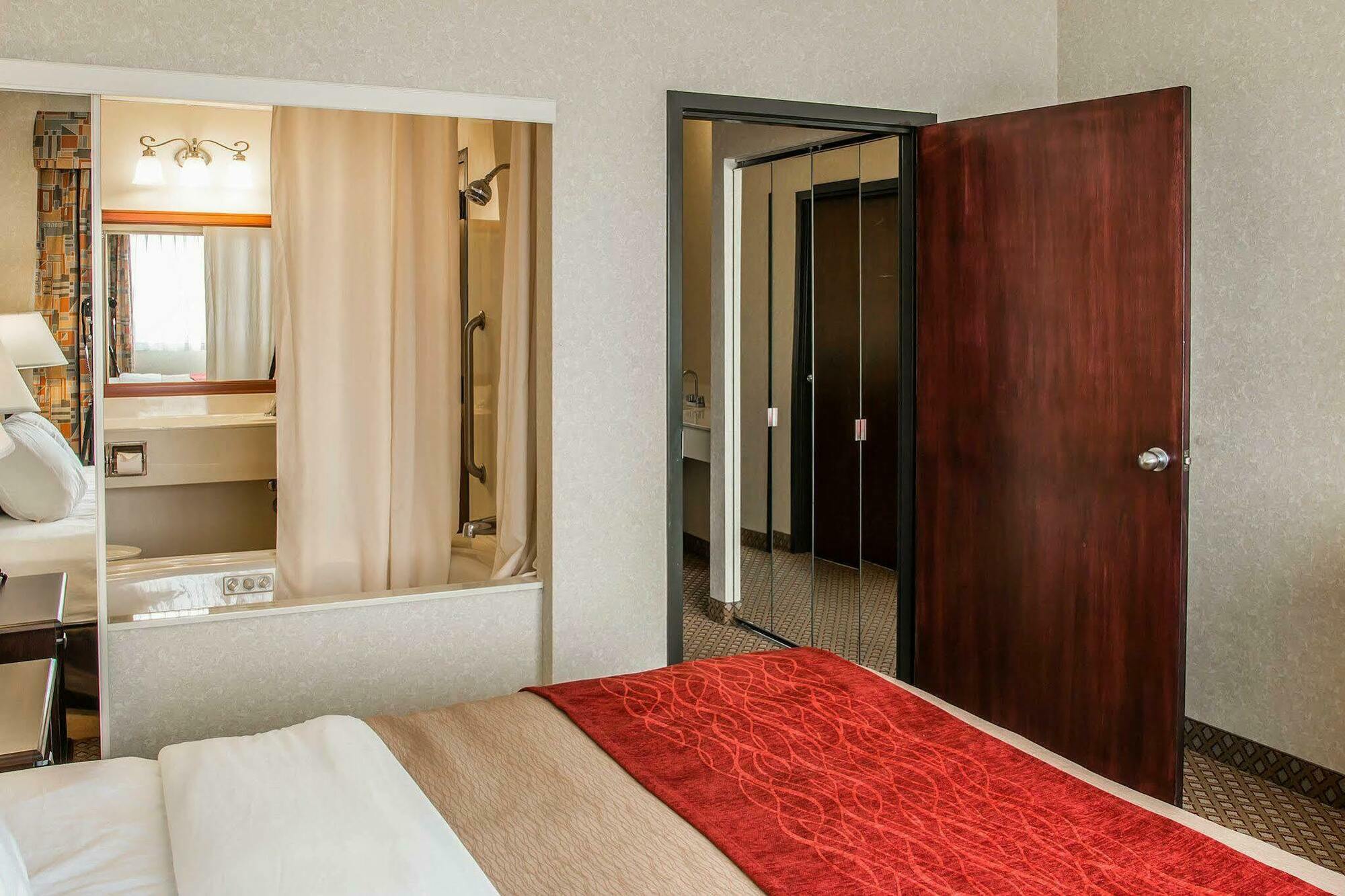 American Inn & Suites ウォーターフォード エクステリア 写真